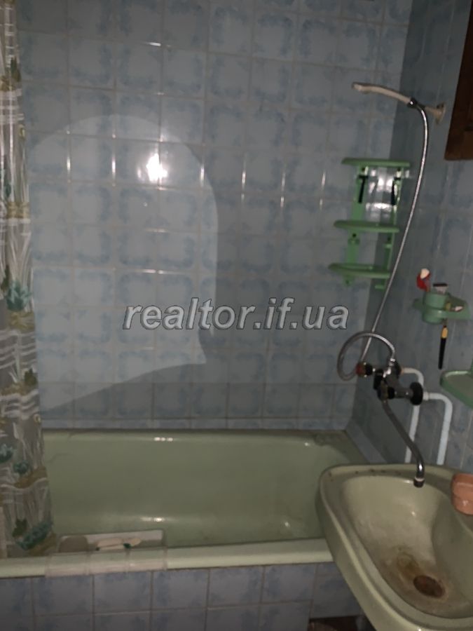 Prodazh_kvartyry_v_malopoverkhovomu_budynku_z_harazhem_iz_prybudynkovoyu_terytoriyeyu_20633_2_1629444937.jpeg