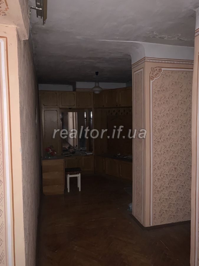 Prodazh_kvartyry_v_malopoverkhovomu_budynku_z_harazhem_iz_prybudynkovoyu_terytoriyeyu_20633_3_1629444937.jpeg