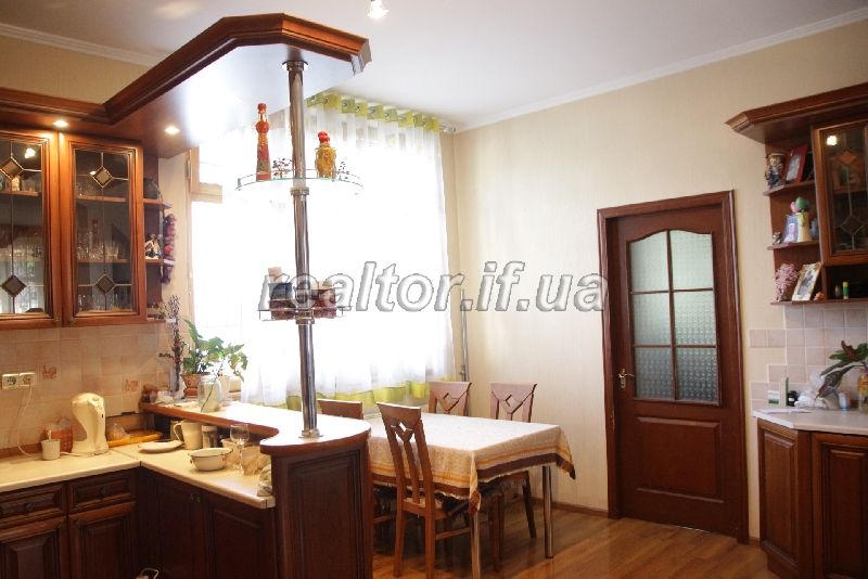 Prodazh_kvartyry_v_napivosobnyaku_z_zemelnoyu_dilyankoyu_9090_2_1442481220.jpg