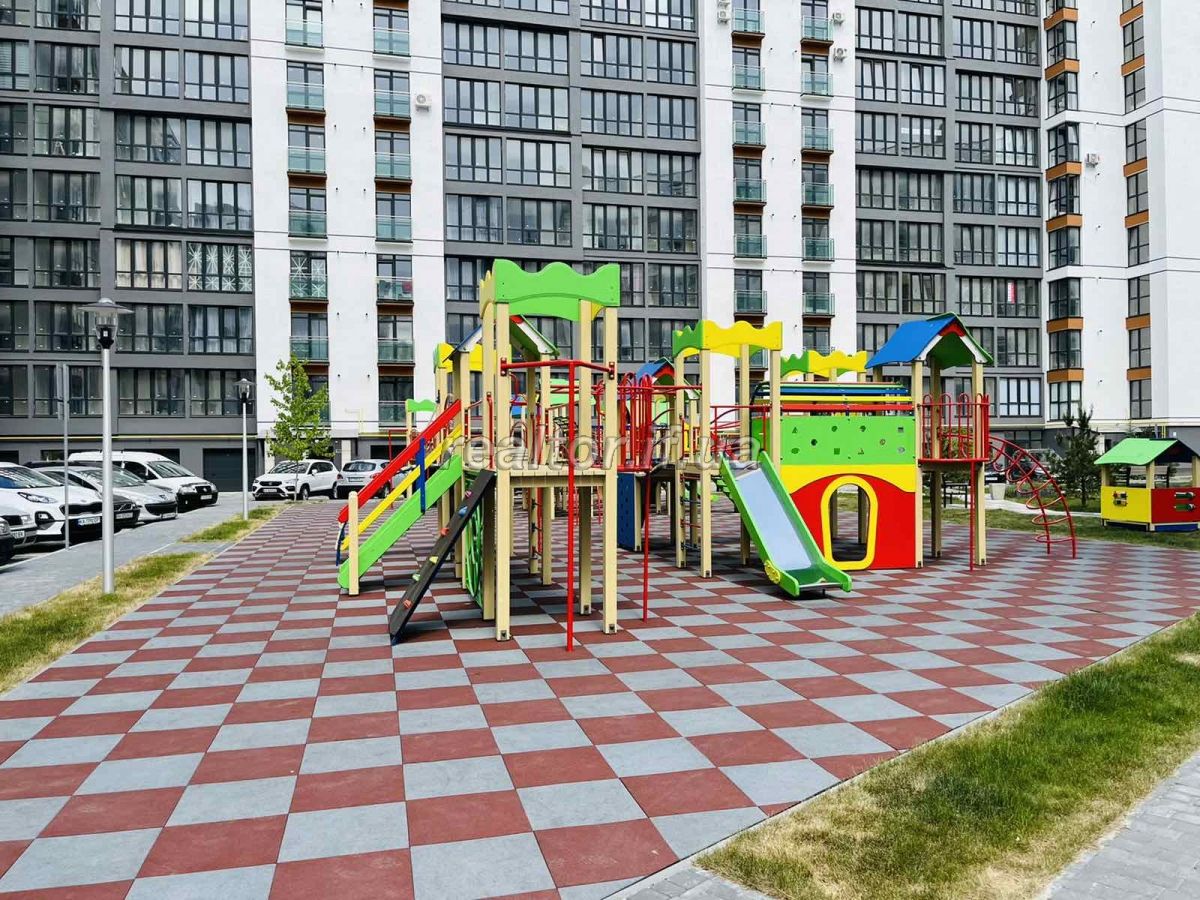 Prodazh_kvartyry_v_novomu_suchasnomu_zhytlovomu_kompleksi_Lypky_poruch_z_miskym_ozerom_ta_parkom_21821_4_1661242962.jpeg