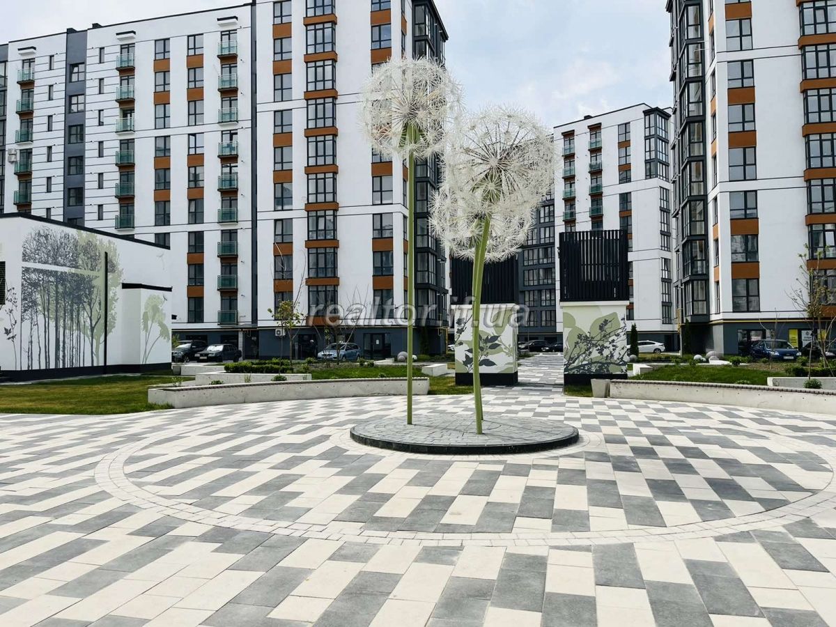 Продаж квартири в новому сучасному житловому комплексі Липки поруч з міським озером та парком