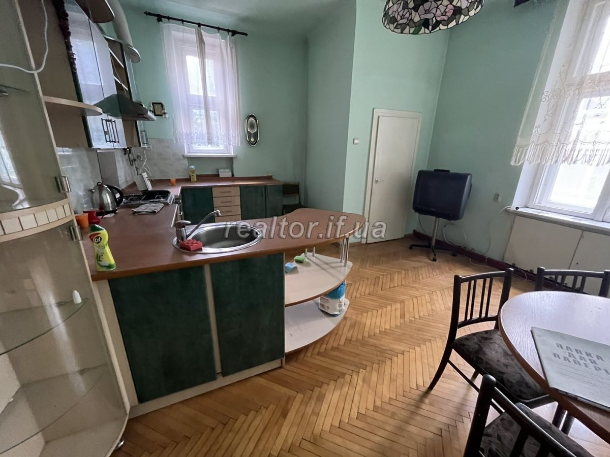 Prodazh_kvartyry_v_polskomu_budynku_v_tsentralnii_chastyni_mista_po_vulytsi_Hryunvaldska_21702_13_1658153246.jpeg