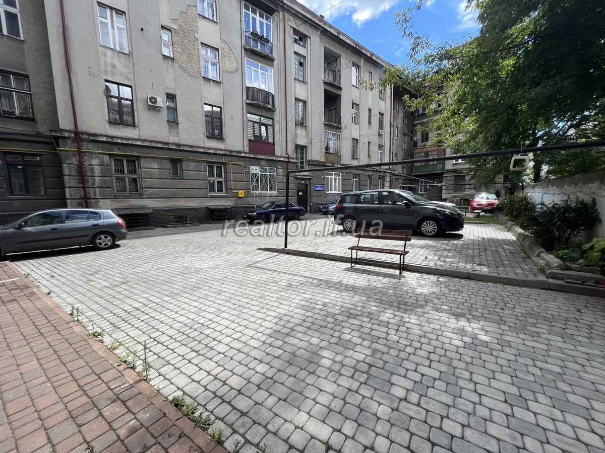 Prodazh_kvartyry_v_polskomu_budynku_v_tsentralnii_chastyni_mista_po_vulytsi_Hryunvaldska_21702_2_1658153243.jpeg