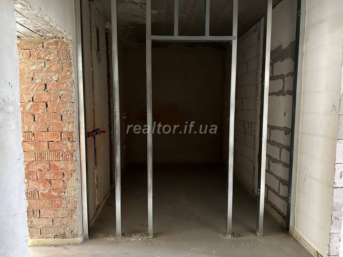 Prodazh_kvartyry_v_tsentri_Ivano-Frankivska_v_zdanomu_budynku_po_vulytsi_Volodymyra_Velykoho_22759_12_1701094129.jpeg