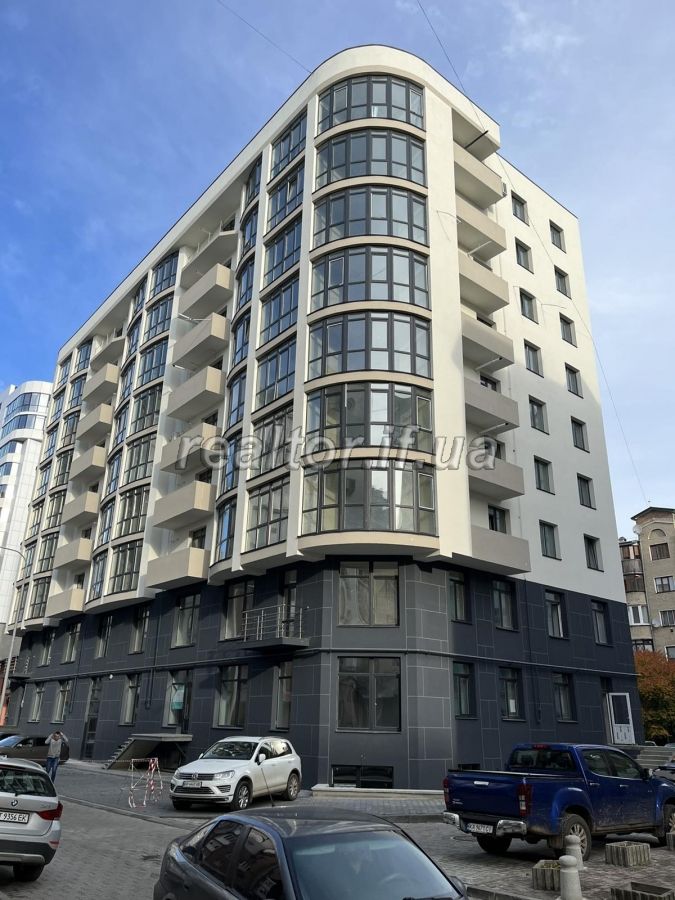Продаж квартири в центрі Івано-Франківська в зданому будинку по вулиці Володимира Великого