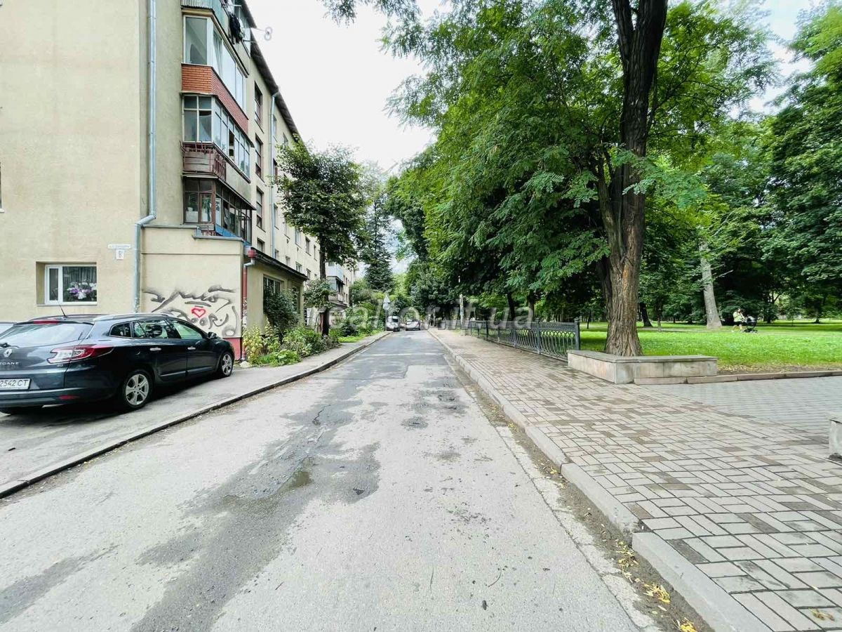 Prodazh_kvartyry_v_tsentri_mista_v_tsentri_Ivano-Frankivska_po_vulytsi_Stepana_Bandery_20595_2_1628513797.jpeg
