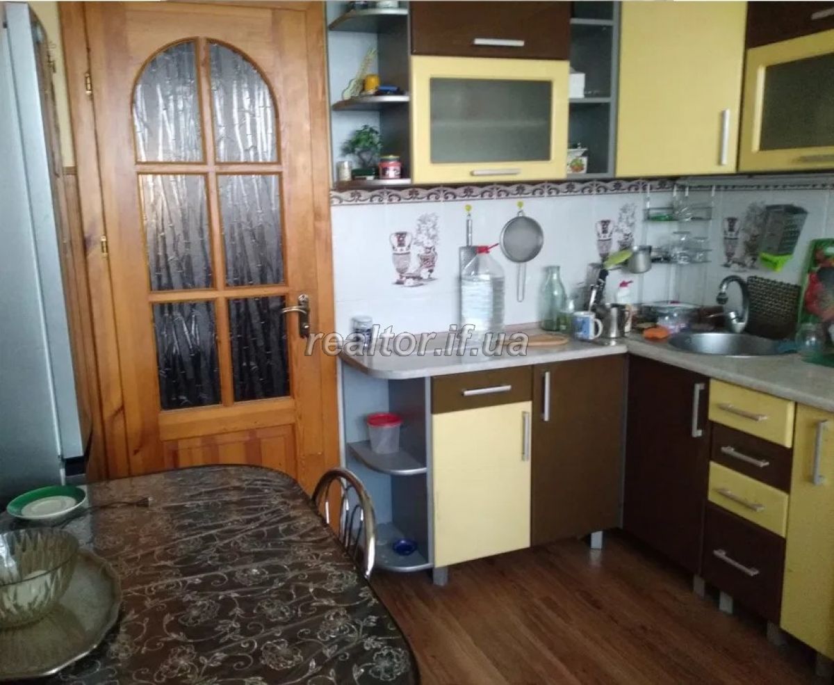 Apartment for sale in habitable condition close to all infrastructure