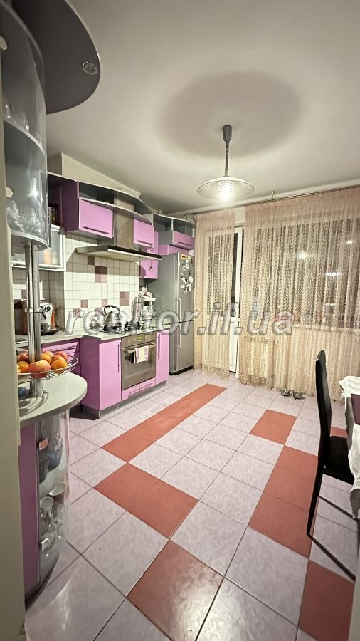 Prodazh_kvartyry_z_remontom_ta_meblyamy_po_vulytsi_Parkova_22920_1_1709820862.jpeg