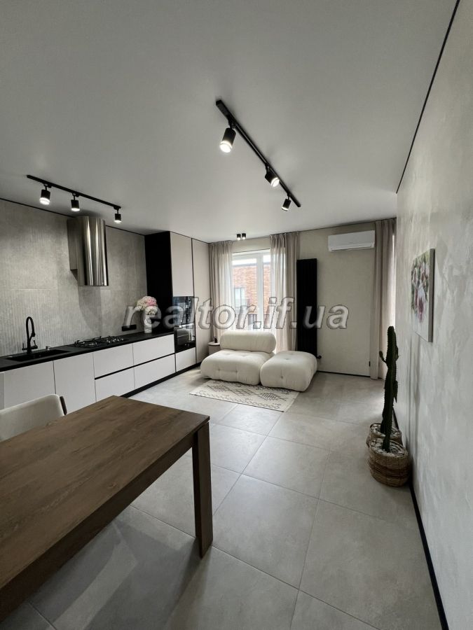 Wohnung zum Verkauf mit Renovierung und Terrasse für Ihren Komfort im zentralen Teil der Stadt