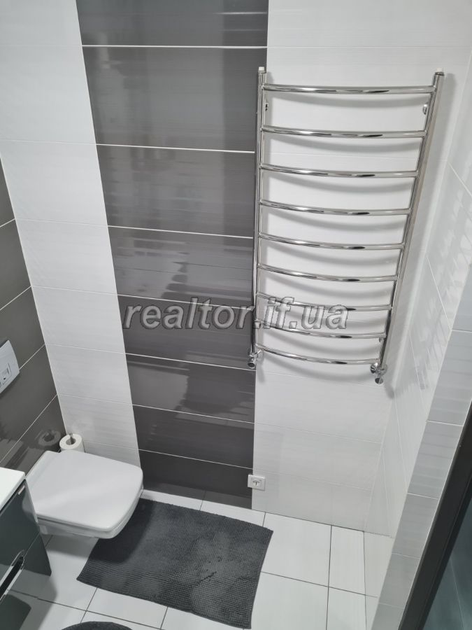 Prodazh_kvartyry_z_remontom_v_novobudovi_po_vulytsi_Nezalezhnosti_poruch_tsentru_mista_23916_8_1751287888.jpeg