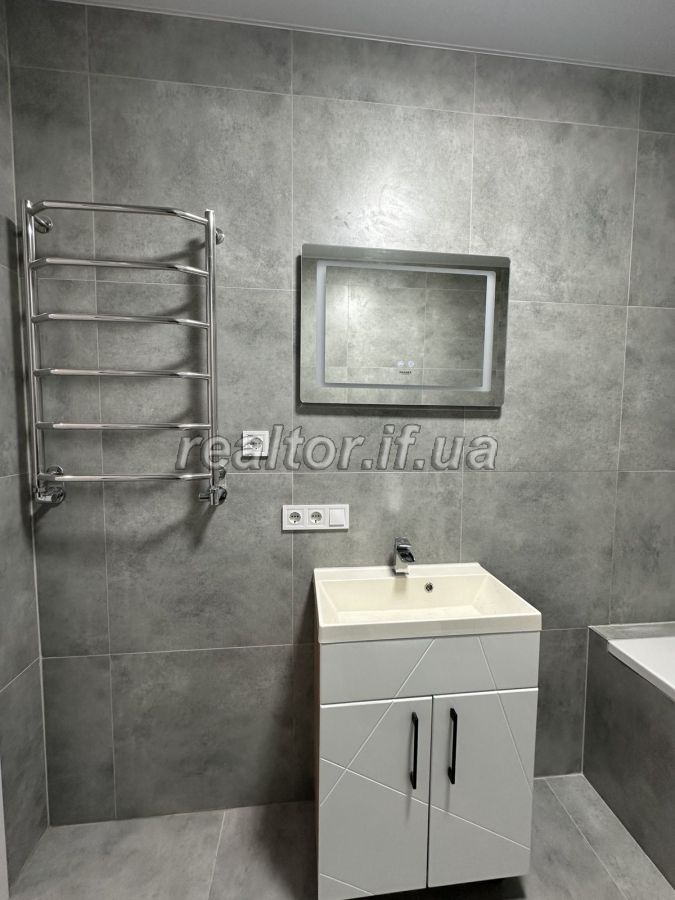 Prodazh_kvartyry_z_remontom_v_novomu_zhytlovomu_kompleksi_v_tsentralnii_chastyni_mista_23743_10_1745917039.jpeg