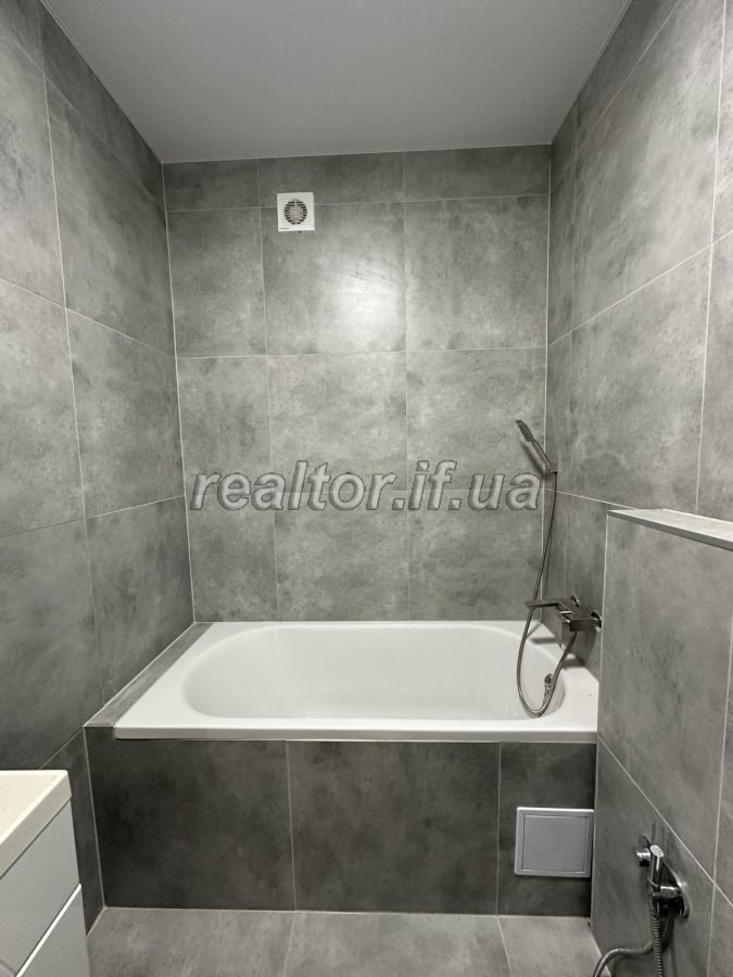 Prodazh_kvartyry_z_remontom_v_novomu_zhytlovomu_kompleksi_v_tsentralnii_chastyni_mista_23743_2_1745917044.jpeg