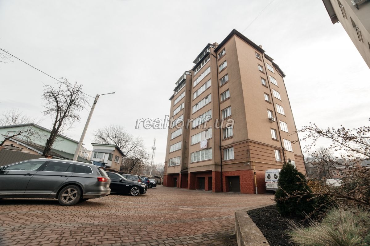 Prodazh_kvartyry_z_remontom_v_obzhytomu_novomu_budynku_poruch_z_parkom_22099_13_1672758745.jpeg