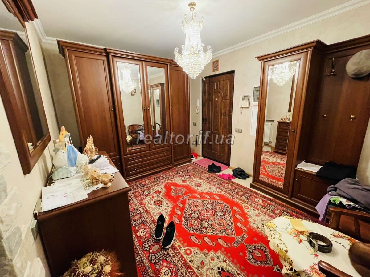 Prodazh_kvartyry_z_yakisnym_remontom_z_mozhlyvistyu_pid_komertsiyu_pry_tsentri_21424_0_1650538177.jpeg