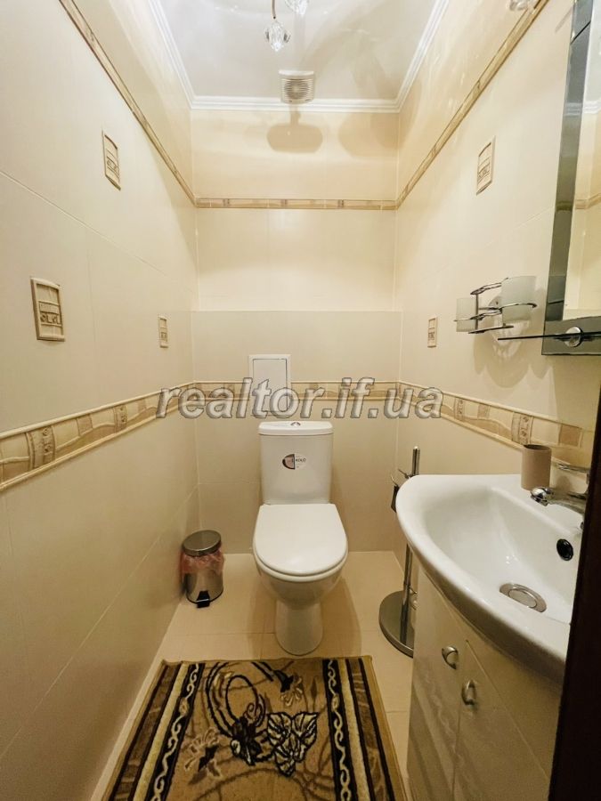Prodazh_kvartyry_z_yakisnym_remontom_z_mozhlyvistyu_pid_komertsiyu_pry_tsentri_21424_1_1650538177.jpeg