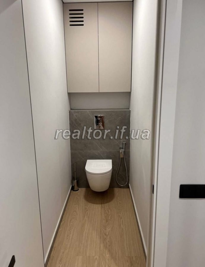 Prodazh_kvartyry_z_yevroremontom_po_vulytsi_Ivasyuka_poruch_torhovoho_tsentru_Arsen_23816_4_1747824748.jpeg