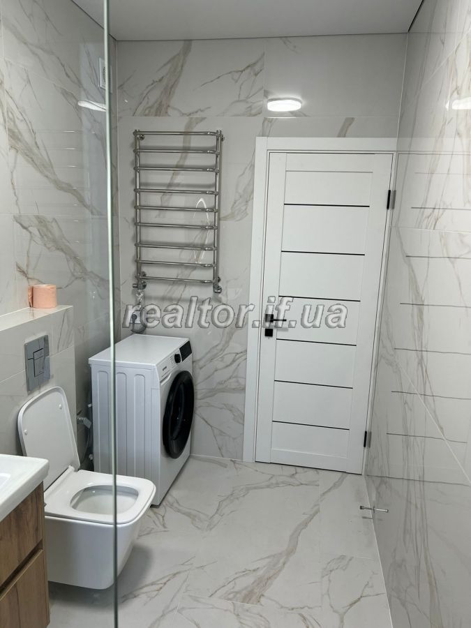 Prodazh_kvartyry_z_yevroremontom_ta_meblyamy_v_novobudovi_po_vulytsi_Tselevycha_23772_18_1746519752.jpeg