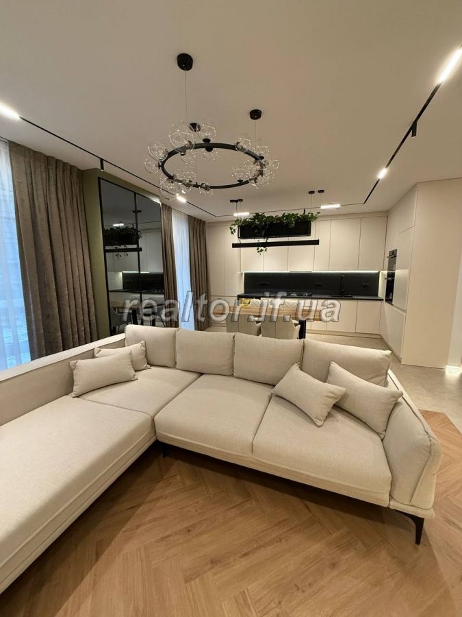 Wohnung zum Verkauf mit Designer-Renovierung im europäischen Stil in einer prestigeträchtigen Lage der Stadt im Wohnkomplex Lypky