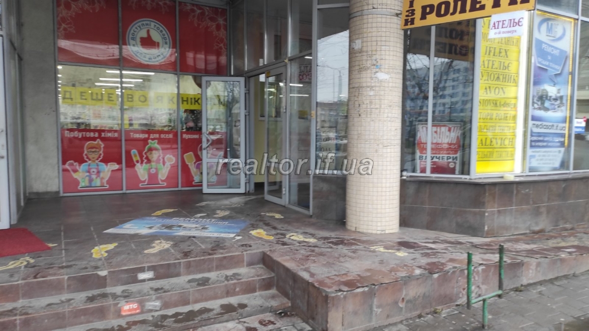Prodazh_nevelykoho_prymishchennya_v_tsentri_mista_po_vulytsi_Nezalezhnosti_22174_6_1674645267.jpeg