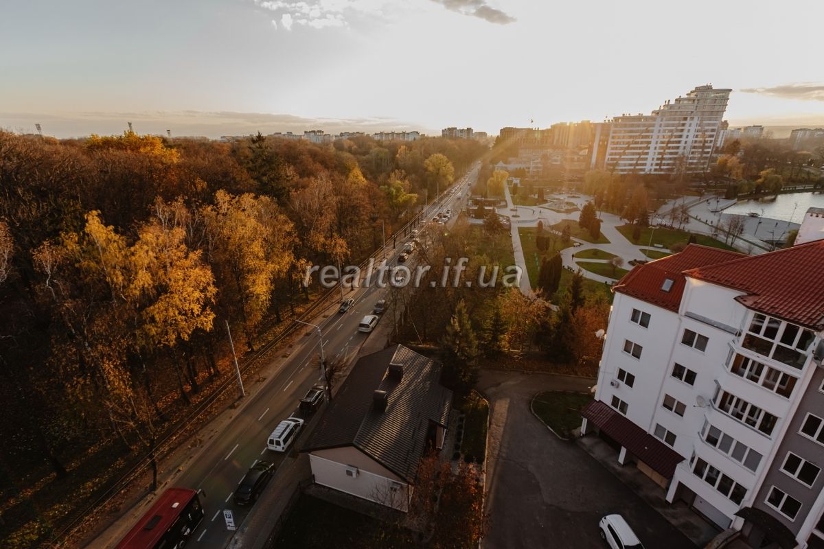 _Prodazh_pentkhausu_z_vlasnoyu_terasoyu_v_tsentralnii_chastyni_mista_Ivano-Frankivsk_22868_14_1707499644.jpeg