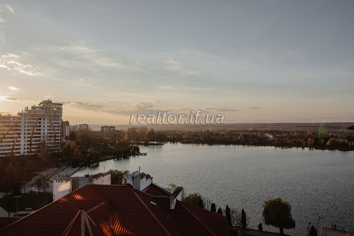 _Prodazh_pentkhausu_z_vlasnoyu_terasoyu_v_tsentralnii_chastyni_mista_Ivano-Frankivsk_22868_6_1707499642.jpeg