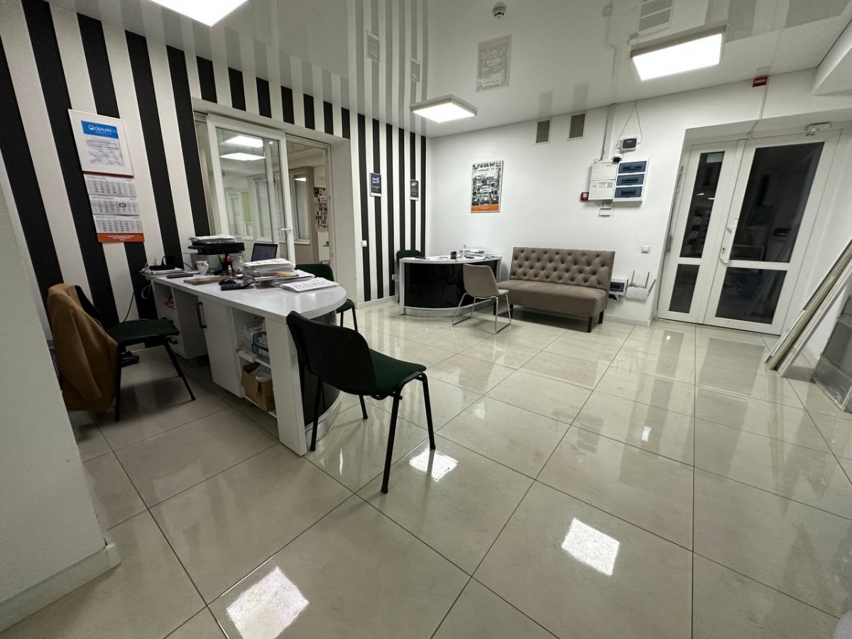 Prodazh_pidvalnoho_prymishchennya_v_obzhytomu_mikroraioni_z_velykoyu_prokhidnistyu_24024_0_1757922028.jpeg