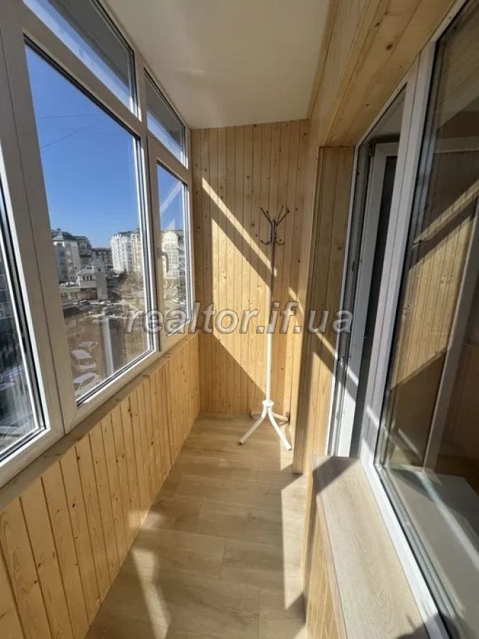 Prodazh_prostoroyi_4_kimnatnoyi_kvartyry_v_tsentralnii_chastyni_mista_23676_13_1742823881.jpeg