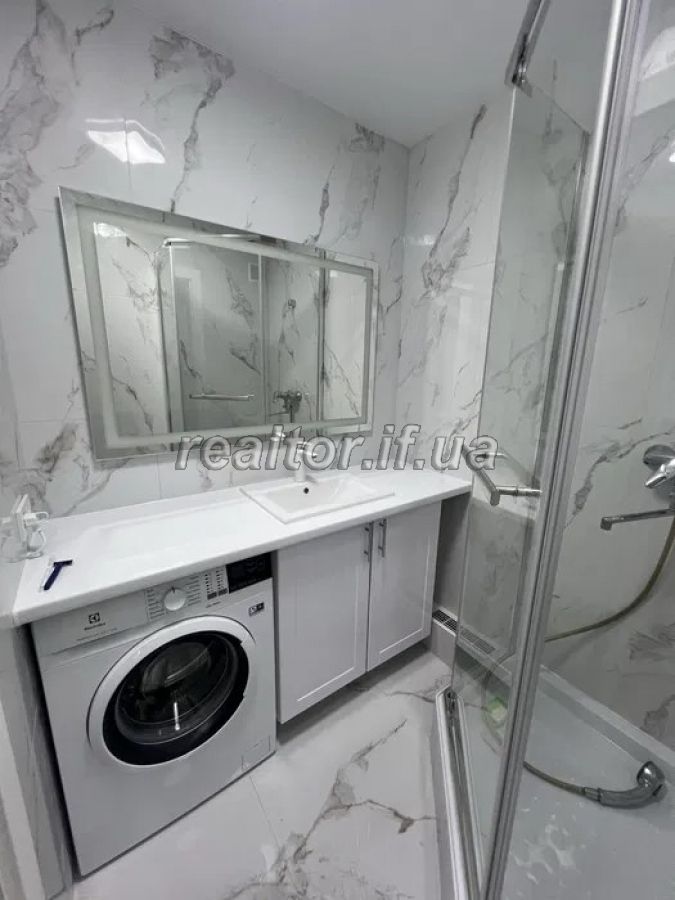 Prodazh_prostoroyi_4_kimnatnoyi_kvartyry_v_tsentralnii_chastyni_mista_23676_4_1742823880.jpeg