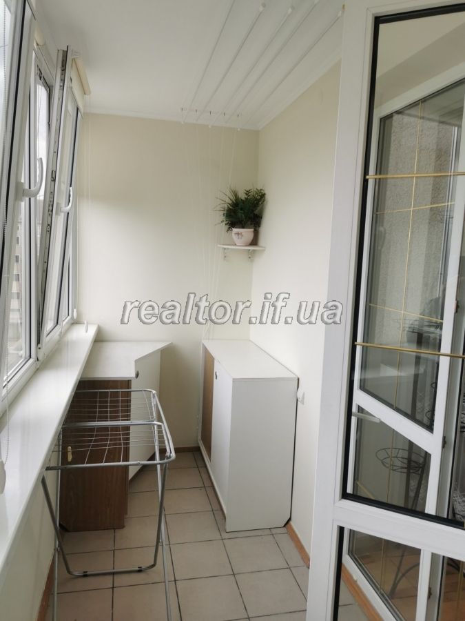 Prodazh_prostoroyi_dvorivnevoyi_kvartyry_z_remontom_po_vulytsi_Ukrayinskoyi_Dyviziyi_23808_5_1747649062.jpeg