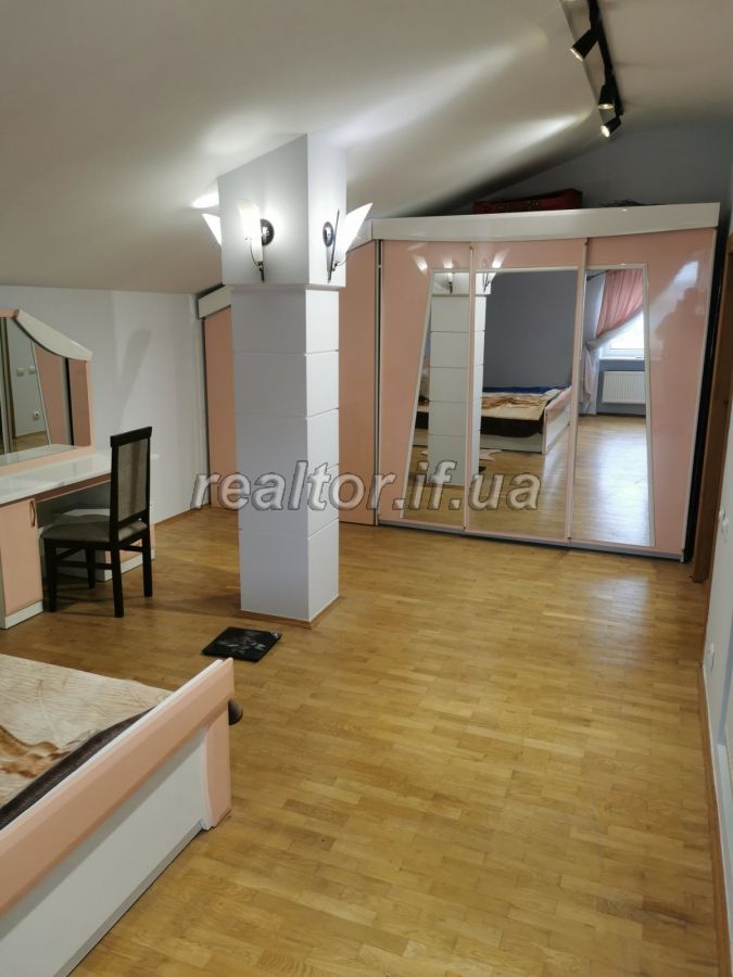 Prodazh_prostoroyi_dvorivnevoyi_kvartyry_z_remontom_po_vulytsi_Ukrayinskoyi_Dyviziyi_23808_8_1747649062.jpeg