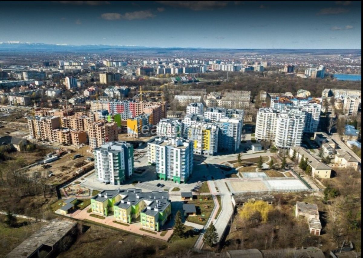 Spacious apartment for sale in the city center on National Guard Street