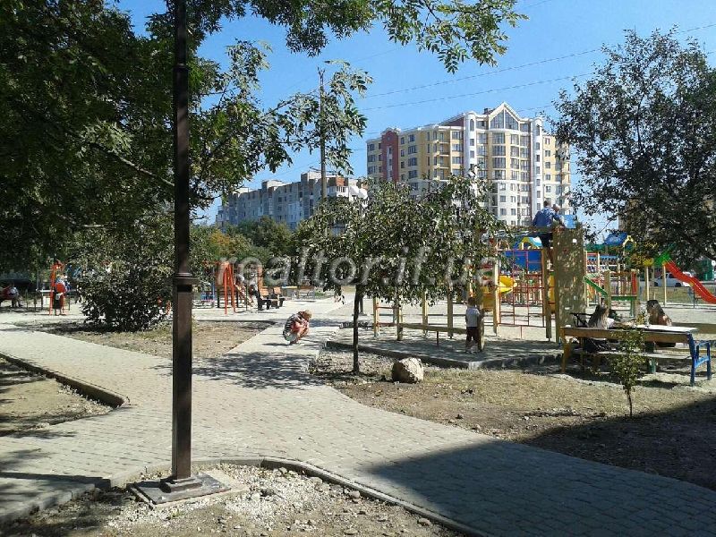 Prodazh_prymishchennya_na_vul_Dovzhenka_bilya_WOG_13129_9_1493824902.jpg