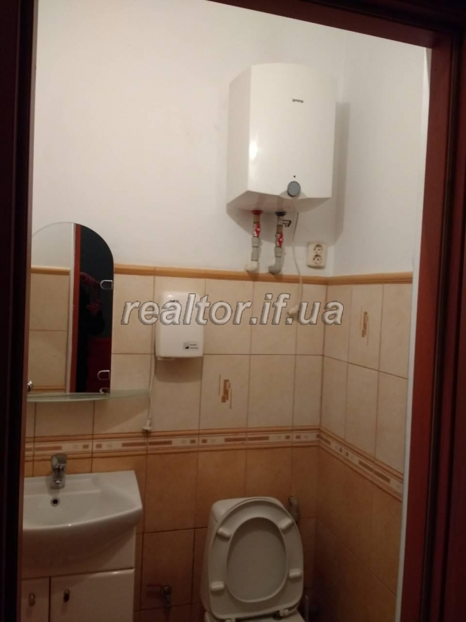Prodazh_prymishchennya_po_vul_Molodizhnii_14288_11_1512822422.jpg