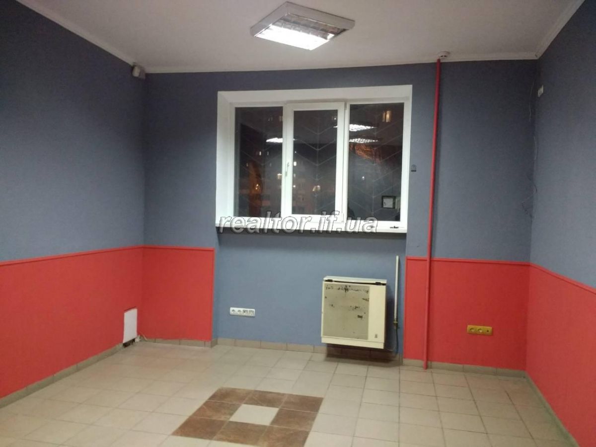 Prodazh_prymishchennya_po_vul_Molodizhnii_14288_2_1512822420.jpg