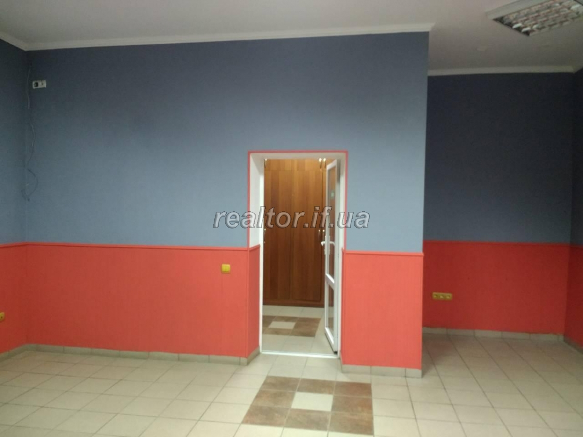 Prodazh_prymishchennya_po_vul_Molodizhnii_14288_8_1512822422.jpg