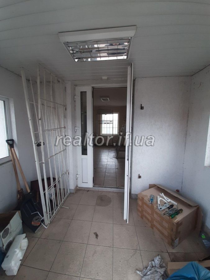 Prodazh_prymishchennya_v_Pasichnii_selo_Uhryniv_fasadne__17654_23_1583227130.jpg
