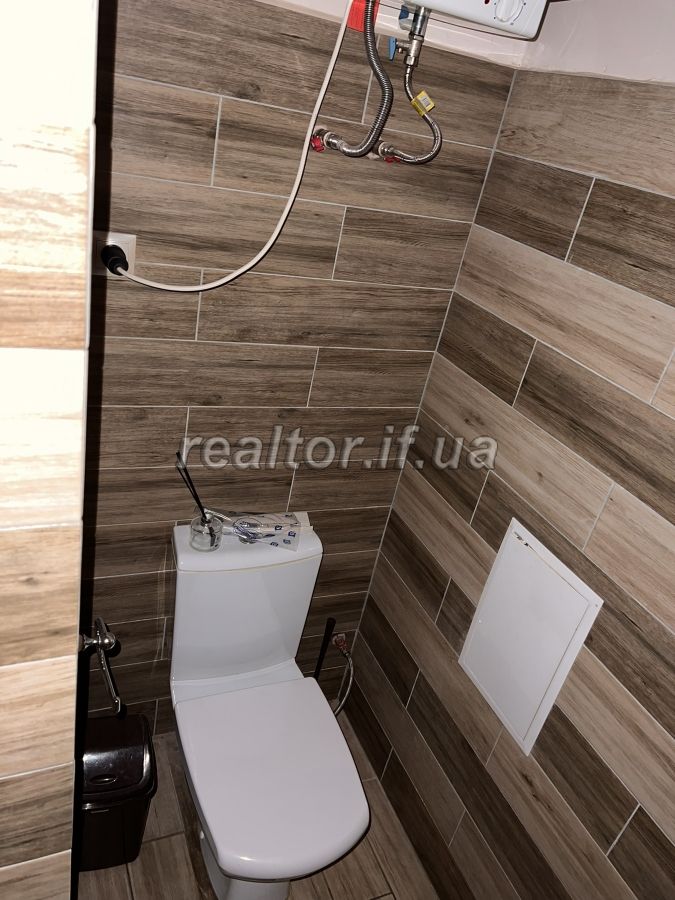 Prodazh_prymishchennya_v_prokhidnomu_mistsi_mista_Ivano-Frankivsk_pid_produktovyi_mahazyn_22762_4_1701184556.jpeg