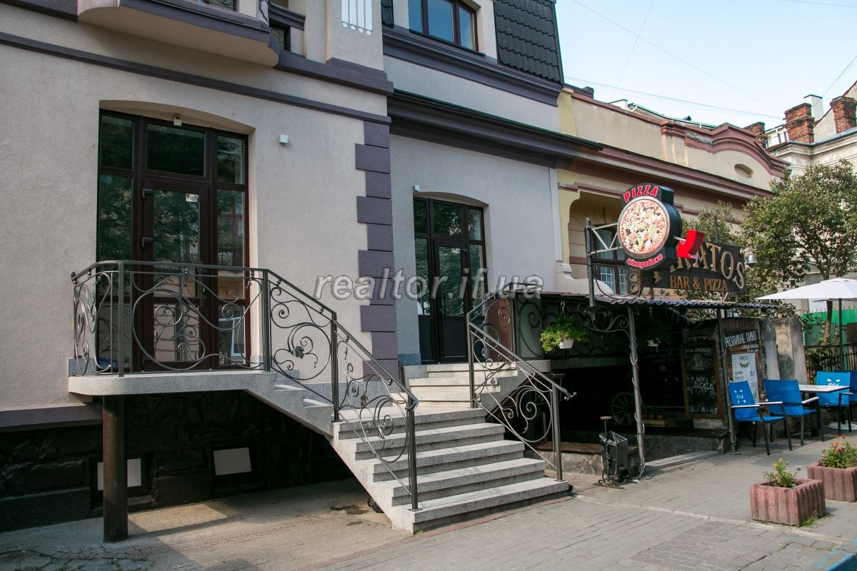 Prodazh_prymishchennya_v_tsentri_Ivano-Frankivska_po_vulytsi_Shopena_-_pershyi_poverkh__18448_3_1599663839.jpg