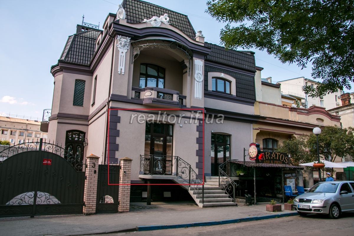 Prodazh_prymishchennya_v_tsentri_Ivano-Frankivska_po_vulytsi_Shopena_-_pershyi_poverkh__18448_4_1599663840.jpg