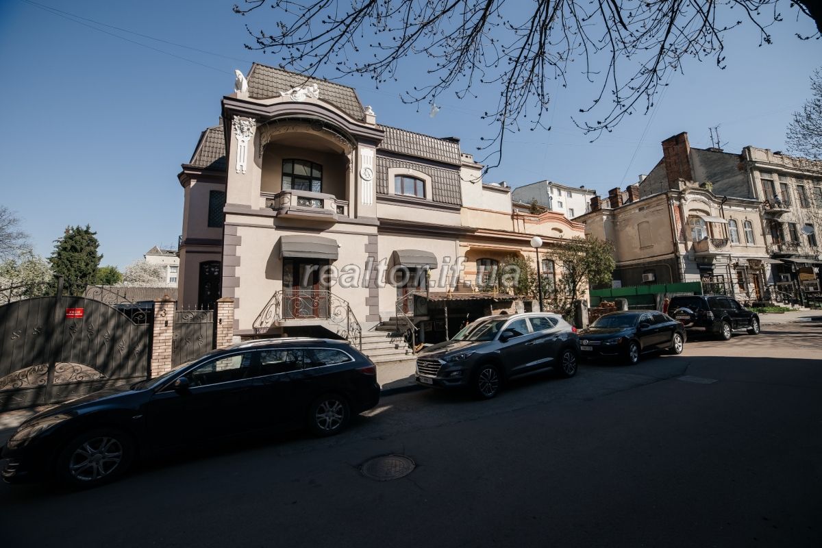 Prodazh_prymishchennya_v_tsentri_Ivano-Frankivska_po_vulytsi_Shopena_23026_12_1715325036.jpeg