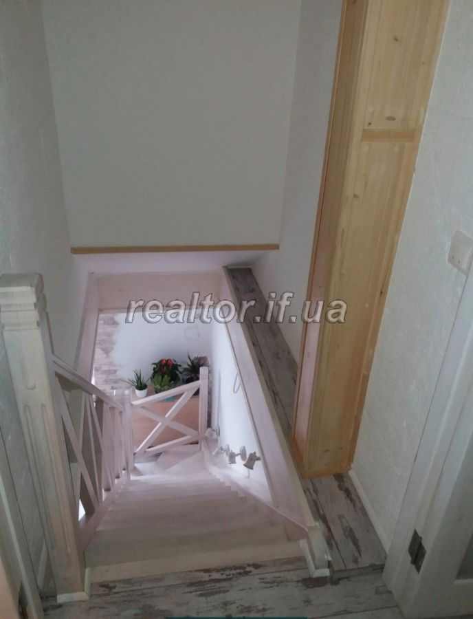 Prodazh_pyaty_kimnatnoyi_kvartyry_po_vulytsi_Tselevycha__21399_11_1645538084.jpeg
