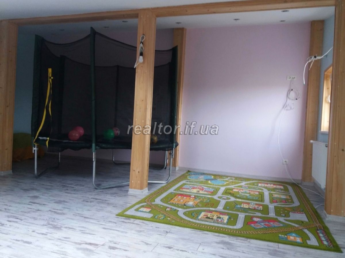 Prodazh_pyaty_kimnatnoyi_kvartyry_po_vulytsi_Tselevycha__21399_21_1645538086.jpeg