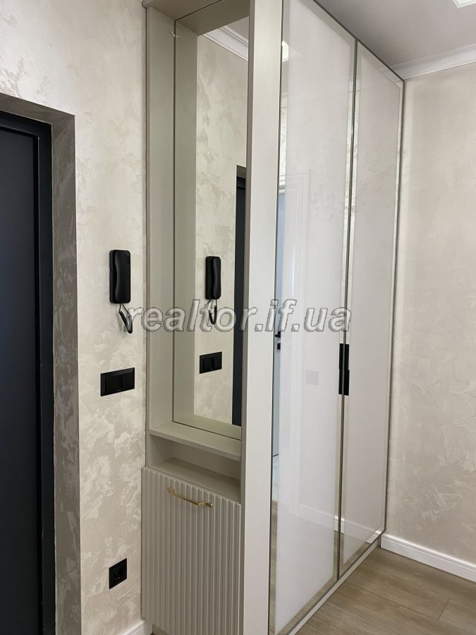 Prodazh_suchasnoyi_kvartyry_z_remontom_ta_meblyamy_v_samomu_tsentri_Ivano-Frankivska_23096_7_1717774107.jpeg
