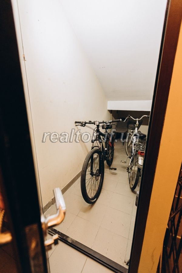 Prodazh_suchasnoyi_kvartyry_z_remontom_v_samomu_sertsi_Ivano-Frankivska___21963_2_1664533903.jpeg