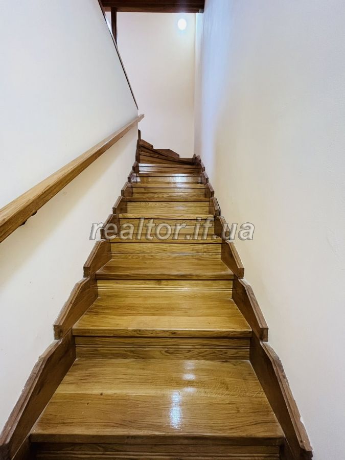 Prodazh_taunkhauzu_z_remontom_v_mistechku_Zakhidnyi_po_Kalushskomu_shose_21773_17_1660064258.jpeg