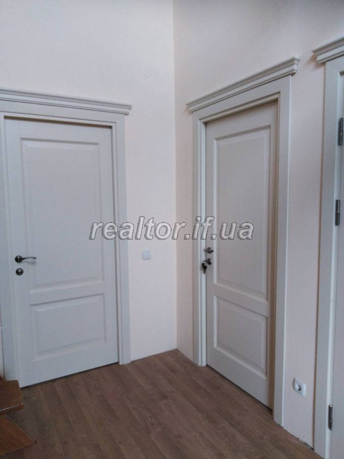 Prodazh_taunkhauzu_z_remontom_v_mistechku_Zakhidnyi_po_Kalushskomu_shose_21773_1_1660142556.jpeg