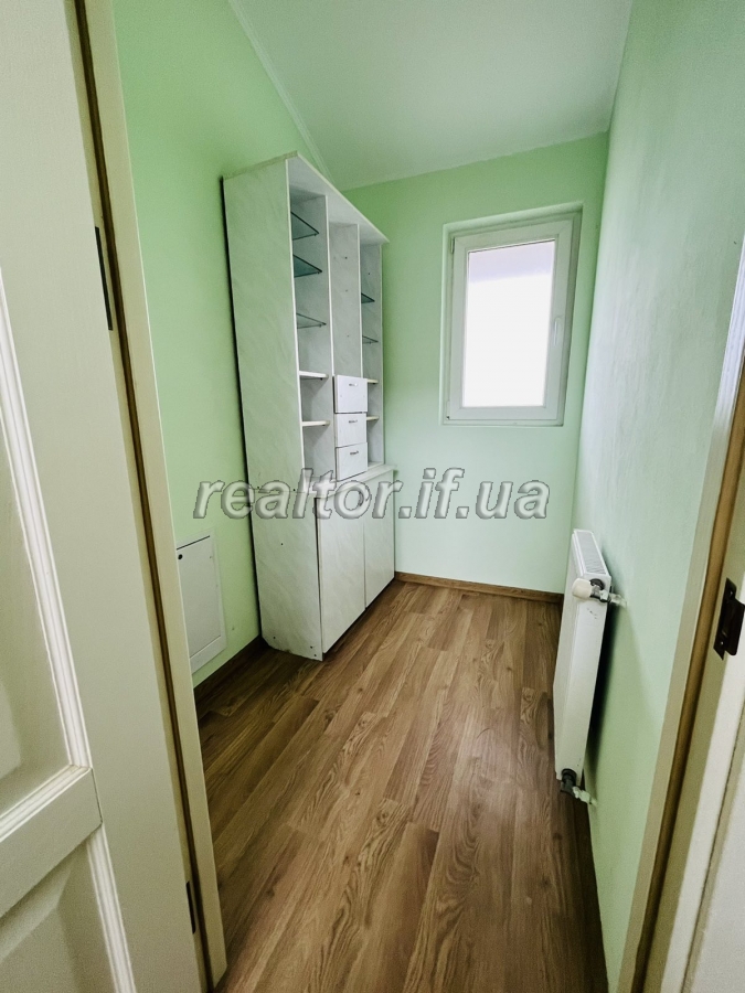 Prodazh_taunkhauzu_z_remontom_v_mistechku_Zakhidnyi_po_Kalushskomu_shose_21773_22_1660064259.jpeg