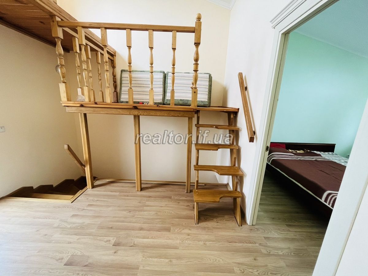 Prodazh_taunkhauzu_z_remontom_v_mistechku_Zakhidnyi_po_Kalushskomu_shose_21773_25_1660064260.jpeg