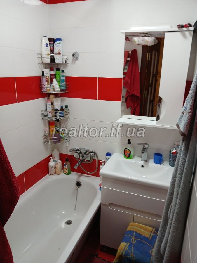 Prodazh_trokhkimnatnoyi_kvartyry_z_indyvidualnym_opalennyam_po_vulytsi_Symonenka_23811_1_1747740226.jpeg