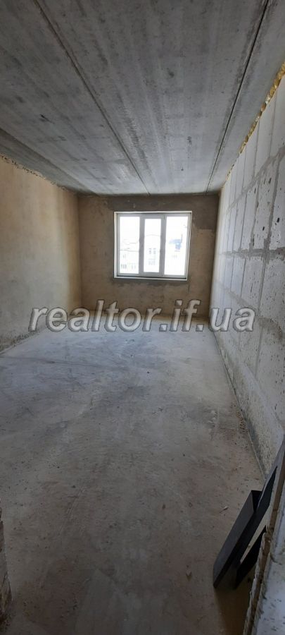 Prodazh_trykimnatnoyi_kvartyry_velykoyi_ploshchi_v_tsentri_mista_z_chudovym_krayevydom_na_misto_ta_hory_20451_3_1625582583.jpeg